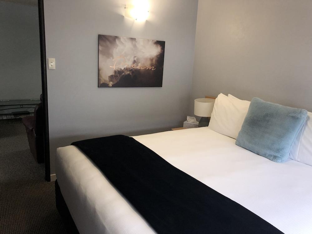 Hacienda Motor Lodge