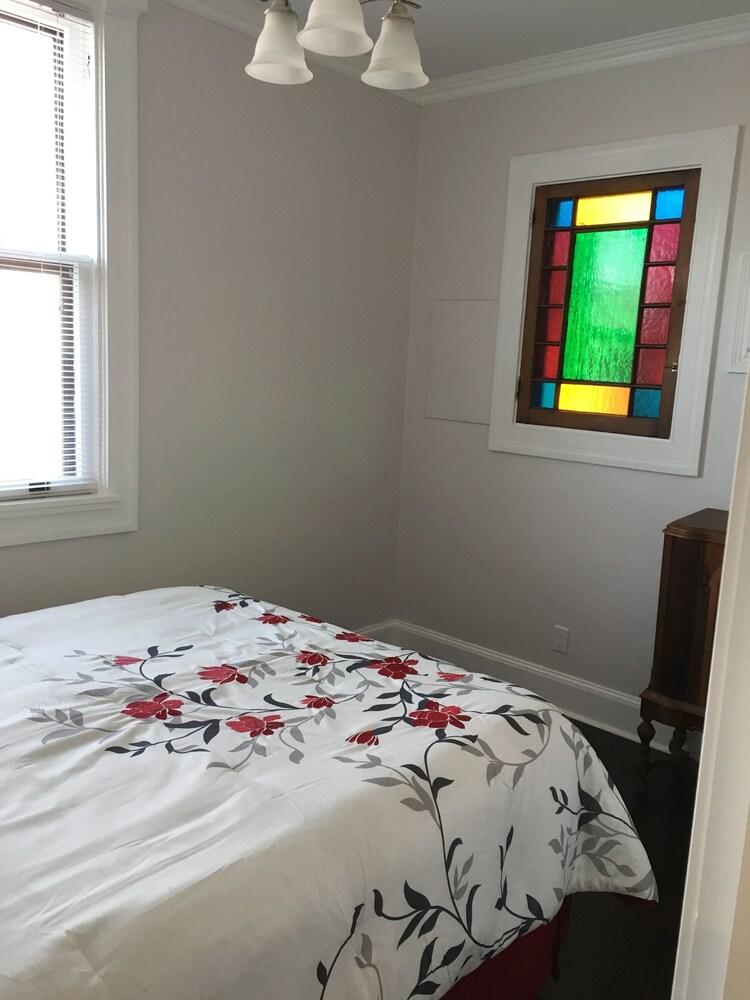 The Harney House Inn