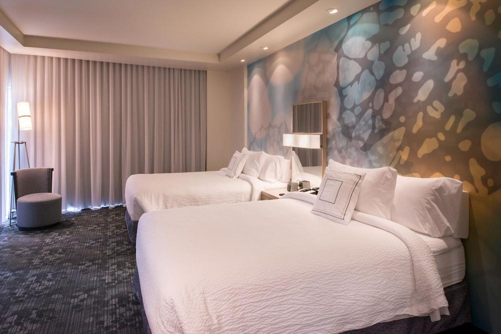 Courtyard Hot Springs