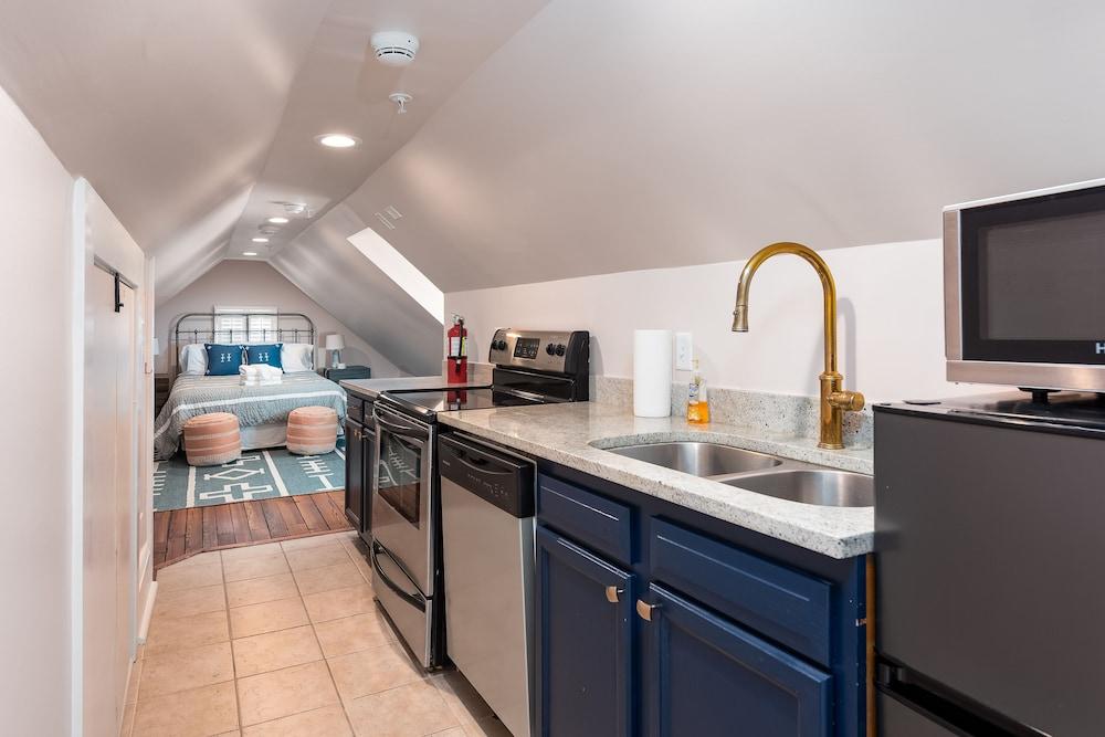 The Quarters on Spring