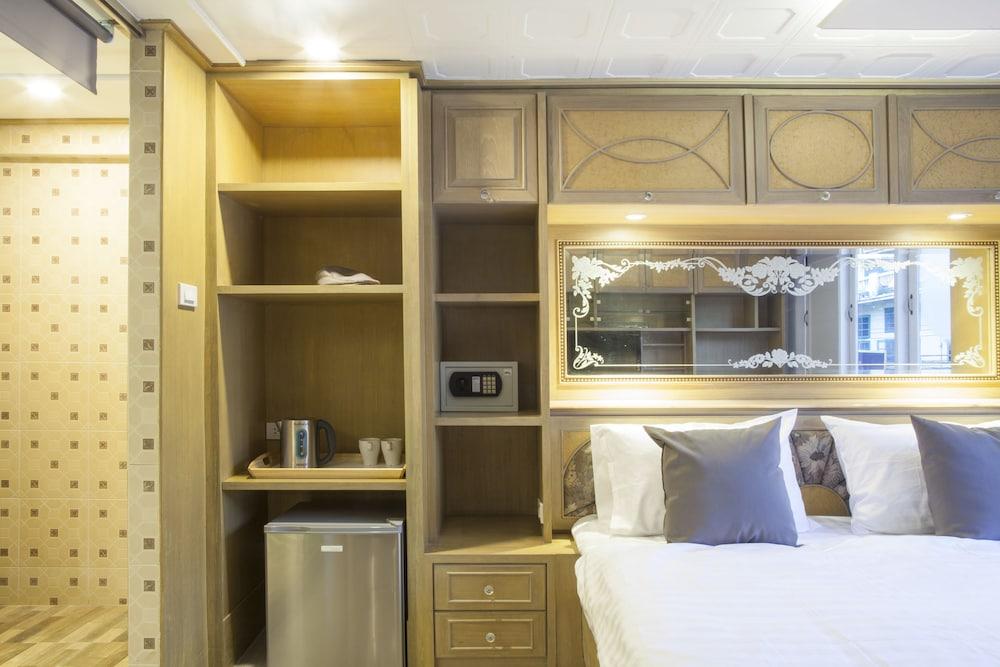 Golden Mountain Hostel