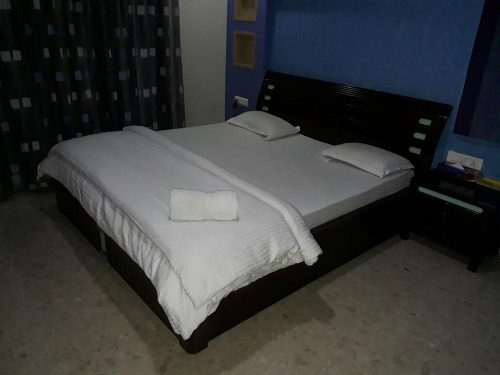 Kalpatharuvu Service Apartments