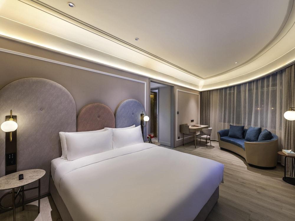 Mercure Qingdao Downtown