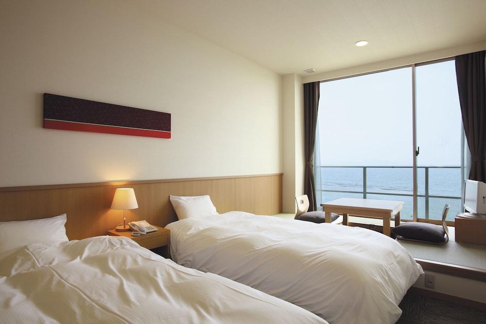 Bayside Square Kaike Hotel