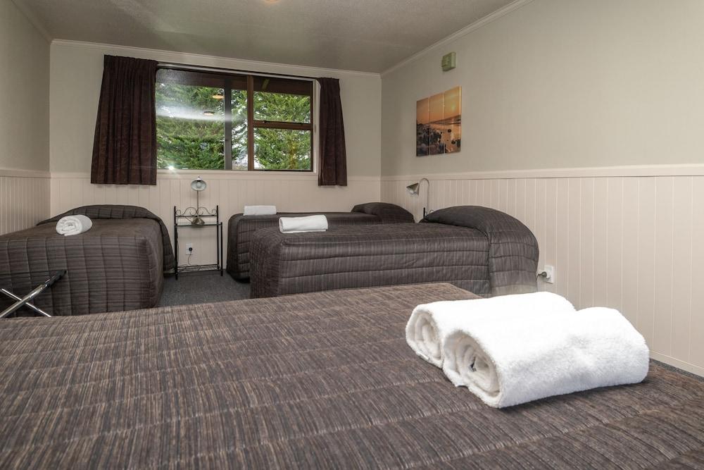 Te Anau Top 10 Holiday Park