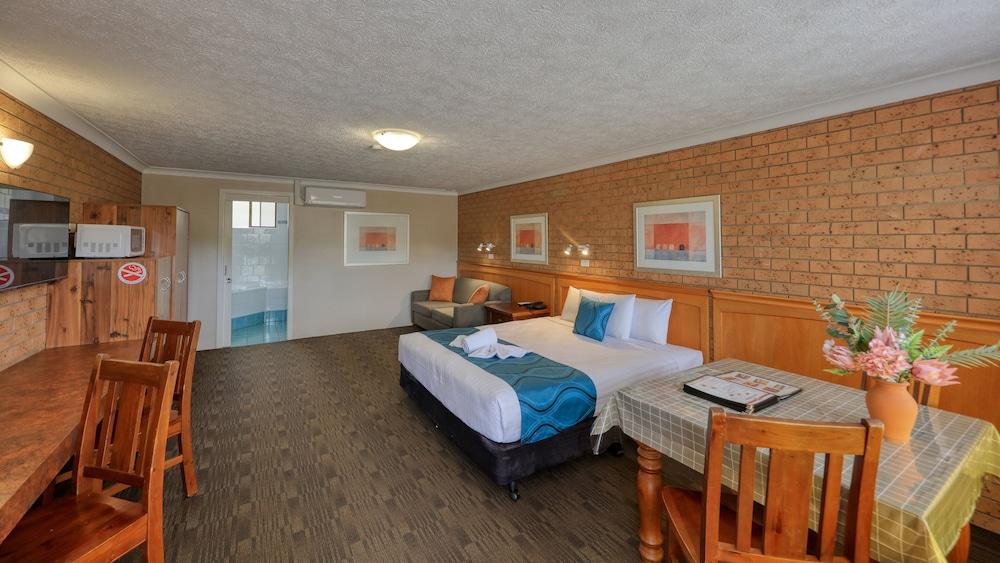 James Street Motor Inn