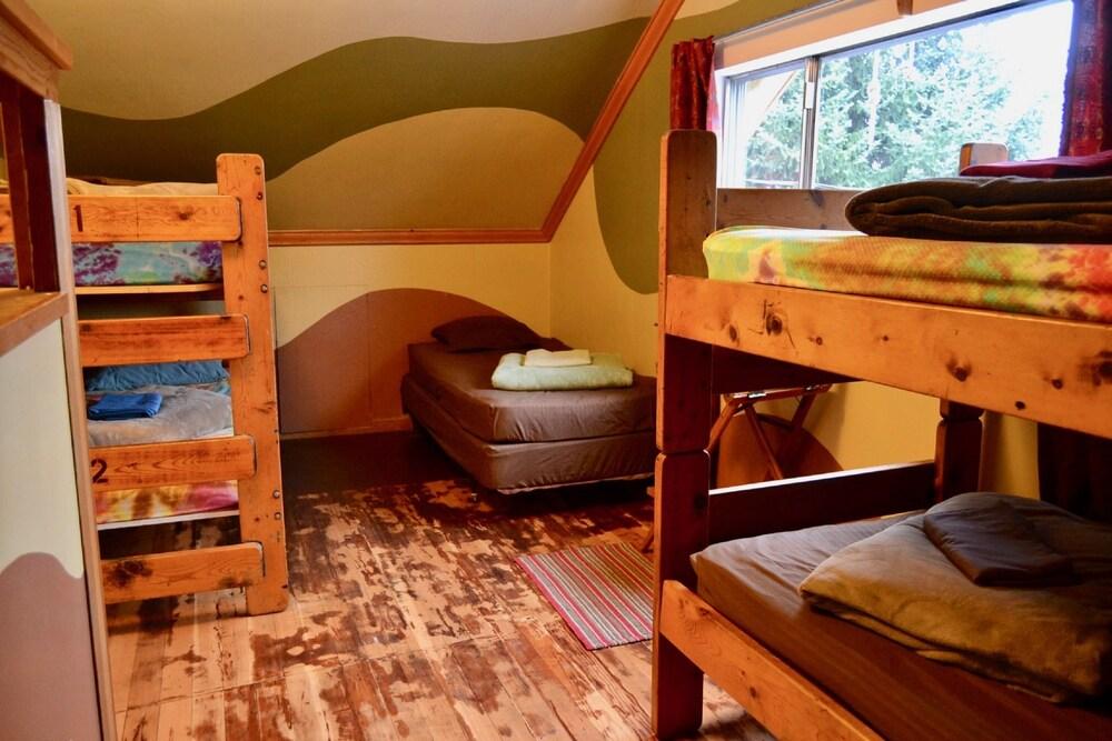 Eugene Lodge and International Hostel