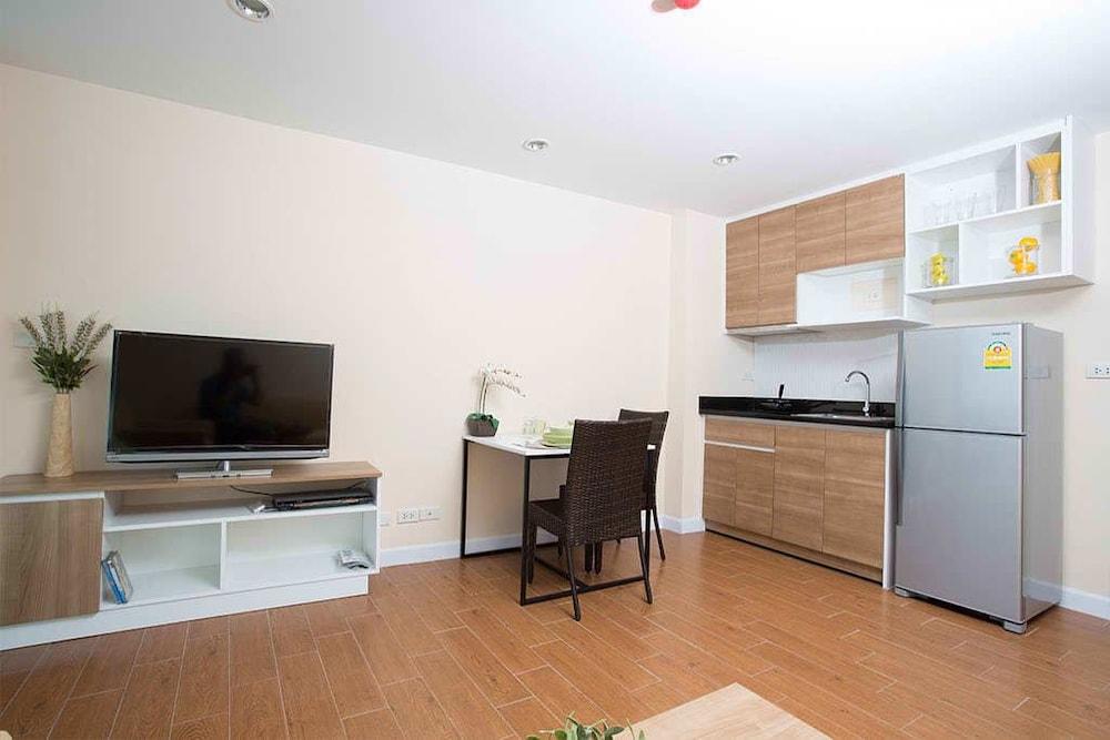 BBG Seaside Luxurious Service Apartment