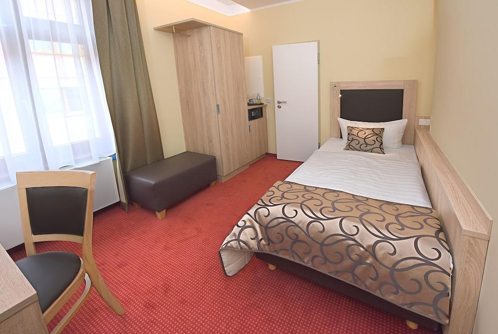 Port Inn Hotel Eichwalde