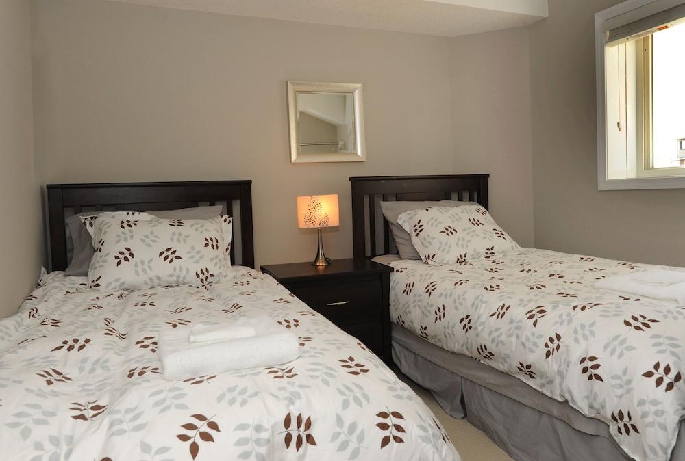 Boardwalk Homes - Executive Townhomes