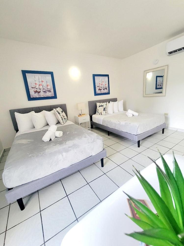 Nautilus By La Jamaca Hotels-Downtown La Parguera