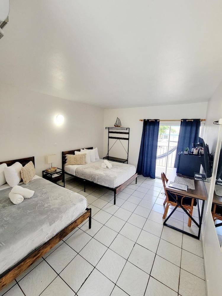 Nautilus By La Jamaca Hotels-Downtown La Parguera