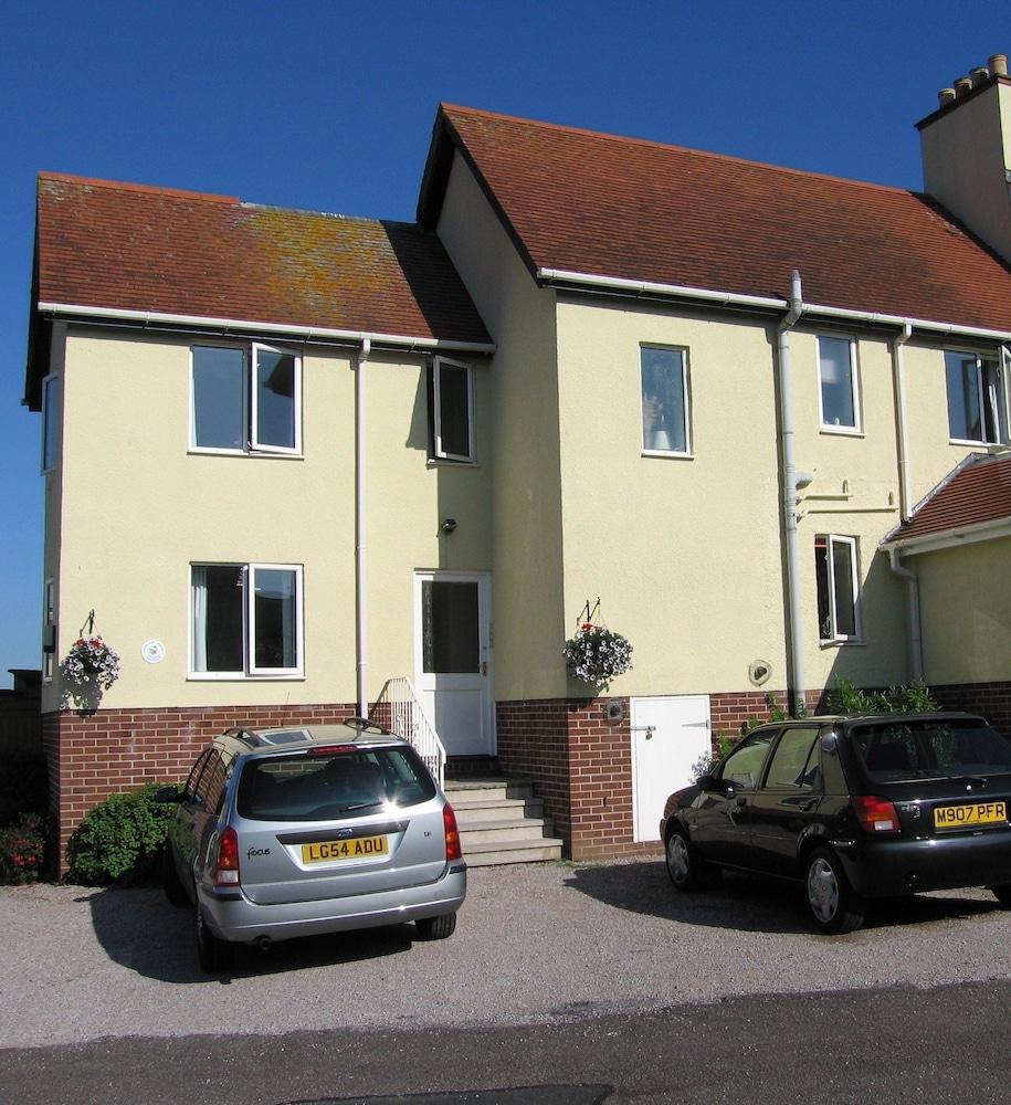 Cliff Court Apartments