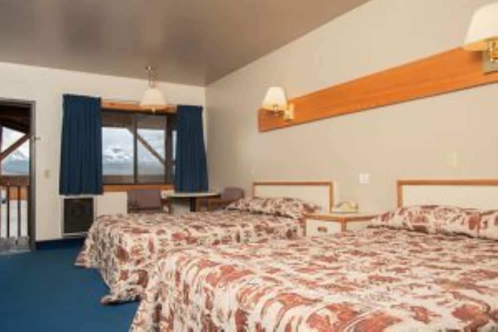 Mountain Village Lodge