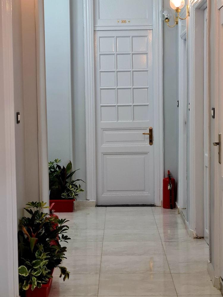 The Australian Hostel