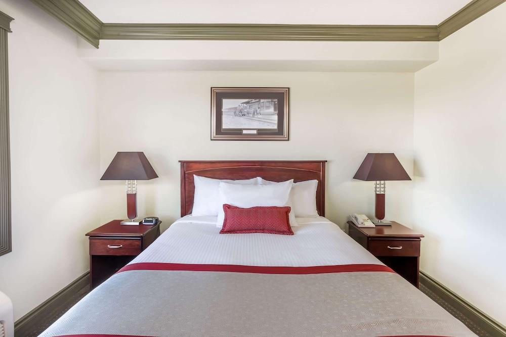 Ramada by Wyndham Hinton