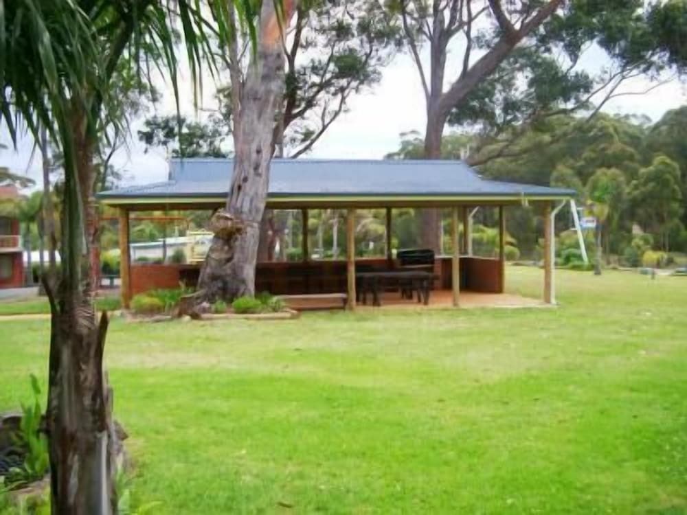 Tabourie Lake Motor Inn Resort