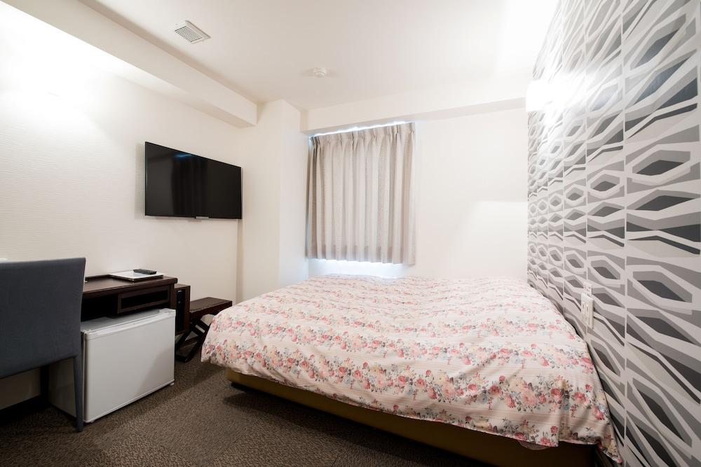 Yokohama Town Hotel 24