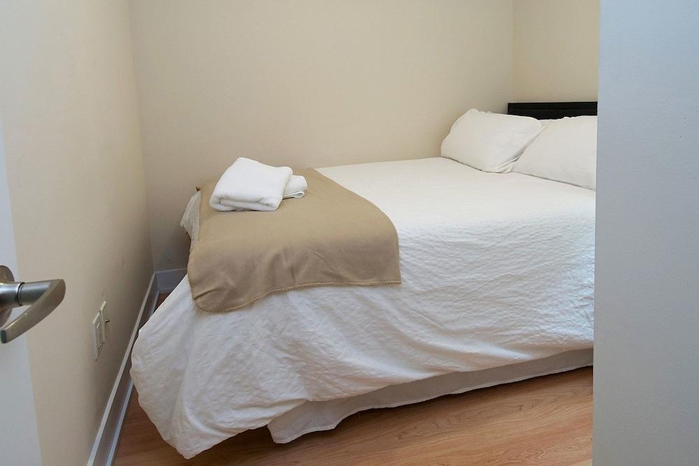 WhiteHall Suites- Yorkville