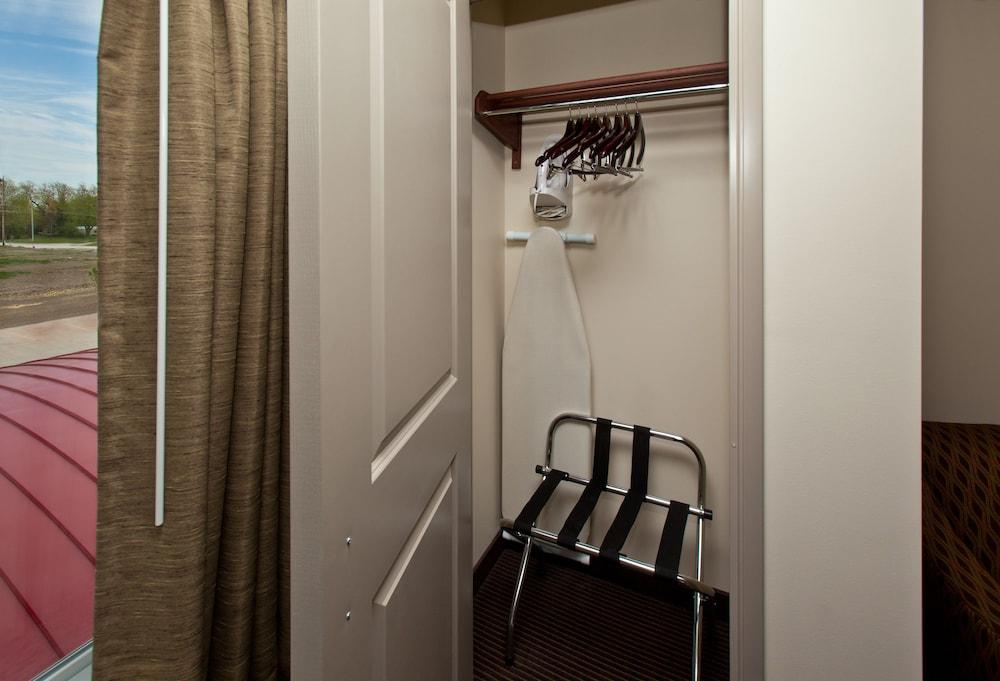 AmericInn by Wyndham Hartford SD