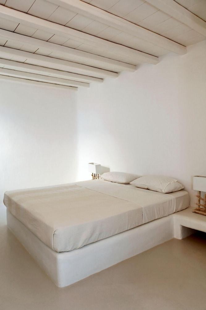 Elia White Residence