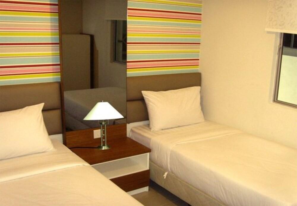 Duta Hotel & Residence