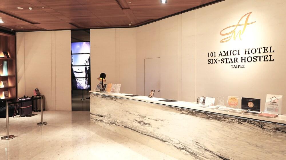 101 Amici Hotel Six Star Hostel
