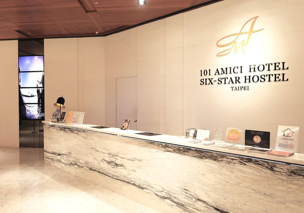 101 Amici Hotel Six Star Hostel