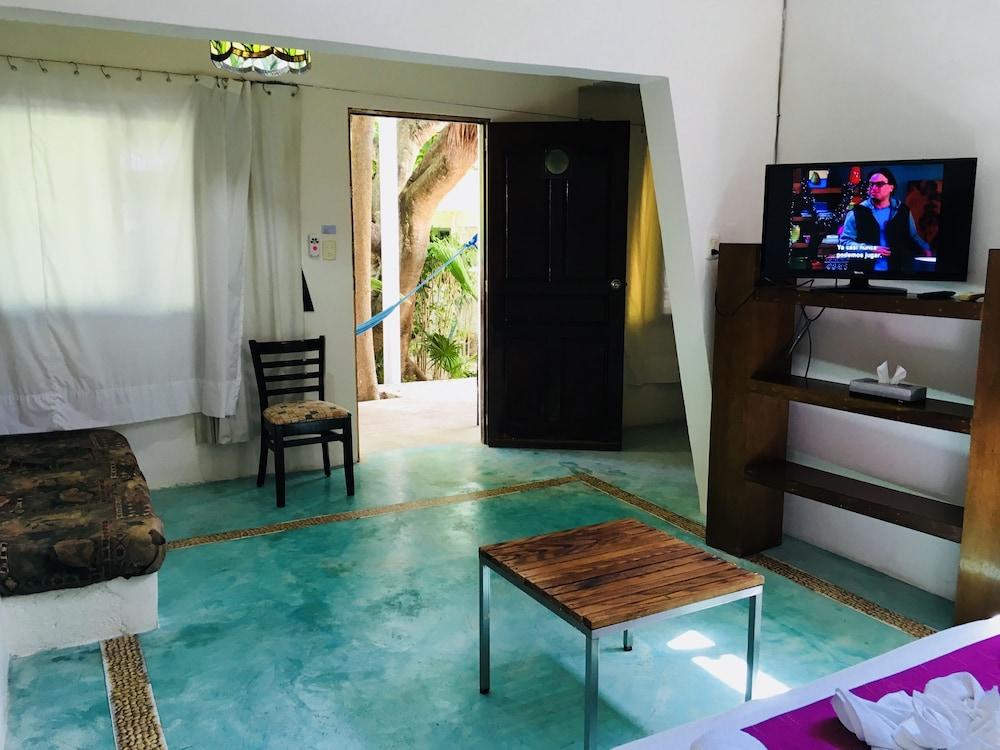 Maria's Kan Kin with Private Beach