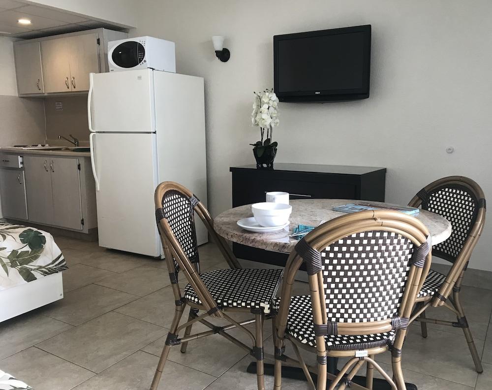 Crystal Beach Motor Inn