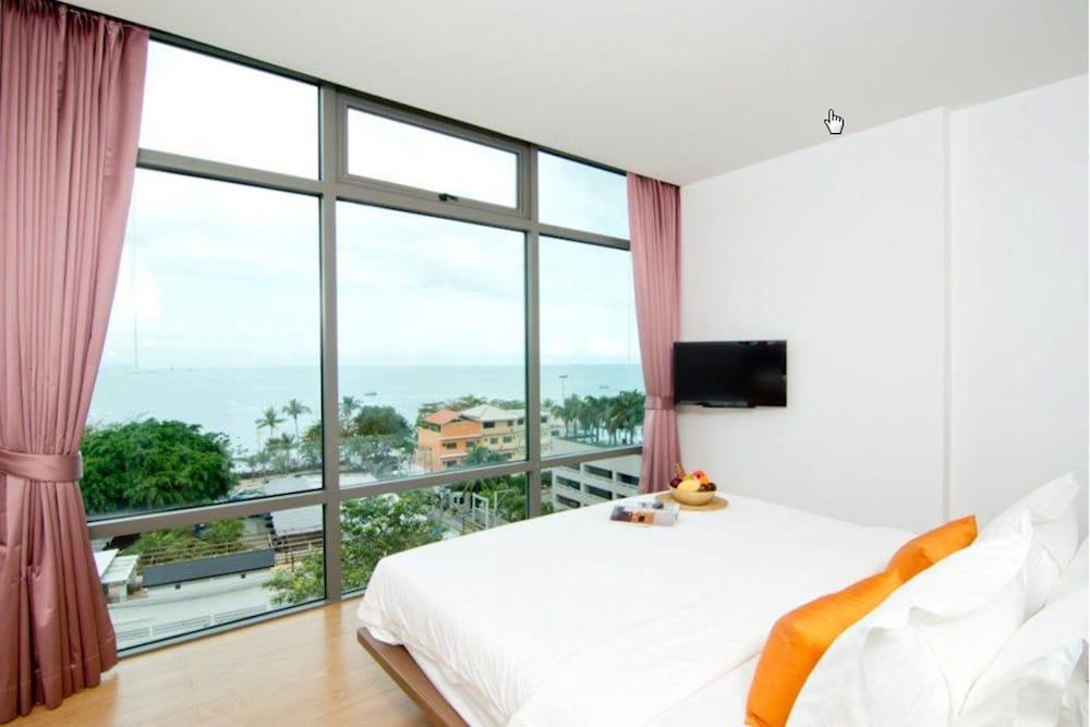 Seven Zea Chic Hotel