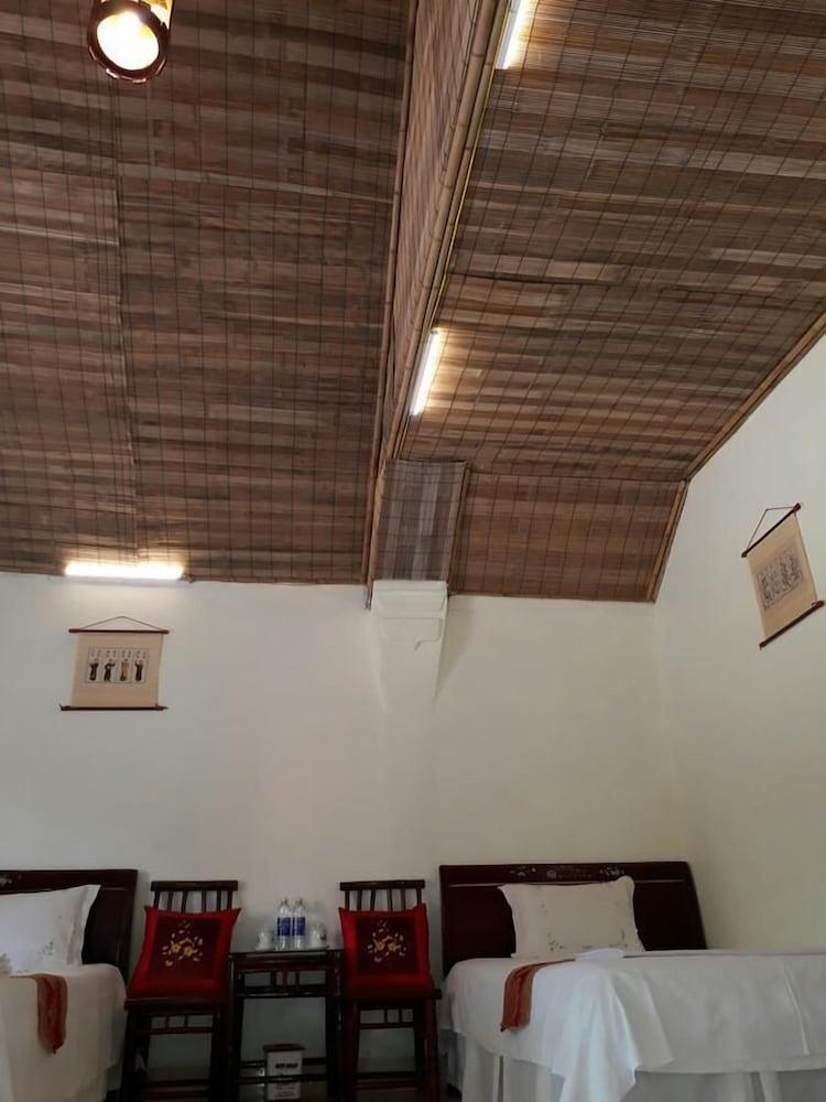 Vietnamese Ancient Village Hotel