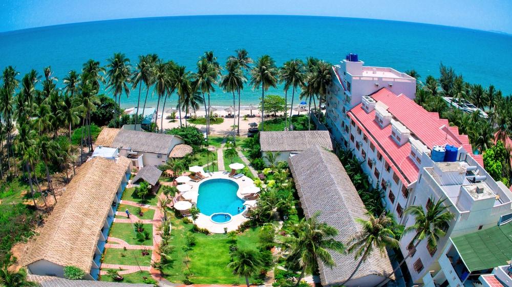 Sun & Sands Beach Hotel