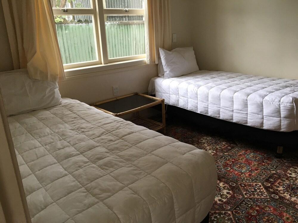 Fountain Court Motel