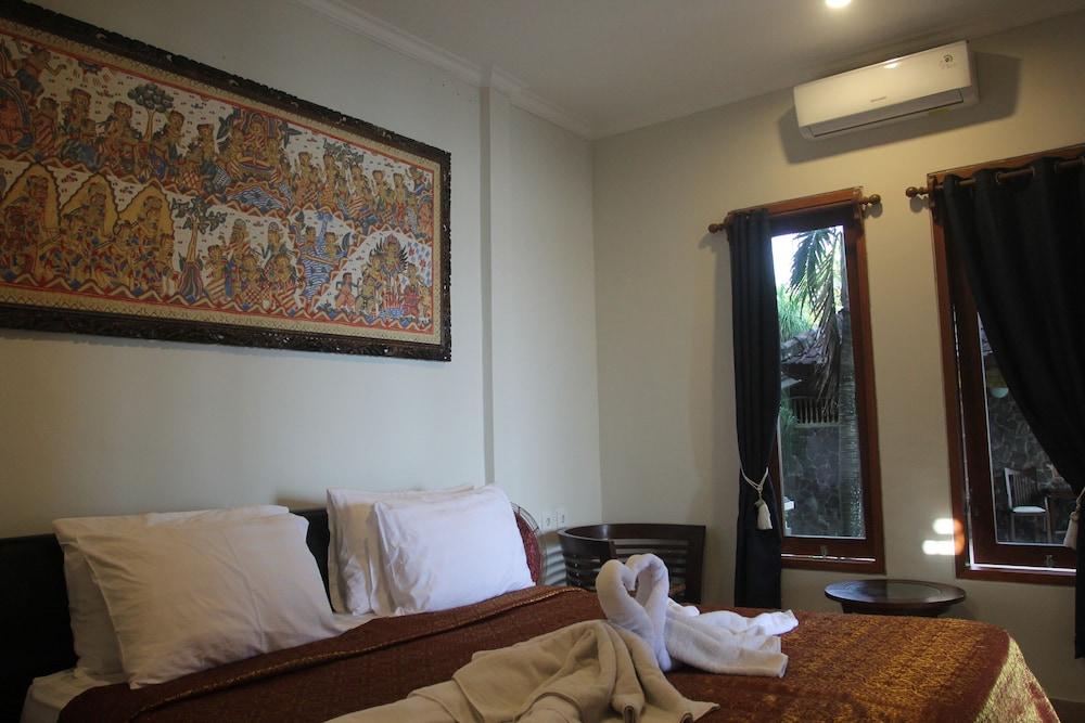 Temple Cafe & Seaside Cottages