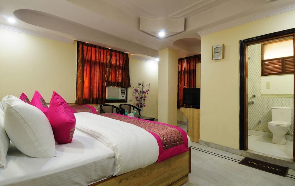 Hotel De Holiday International