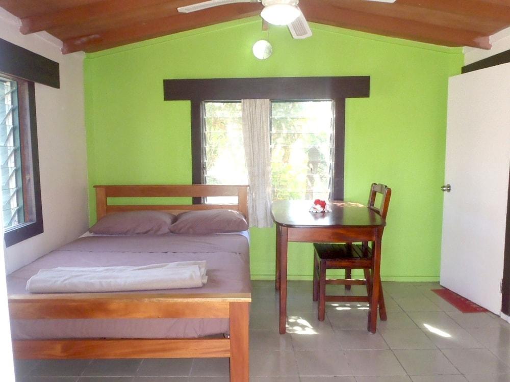 Rendezvous Surf Camp Fiji - Hostel