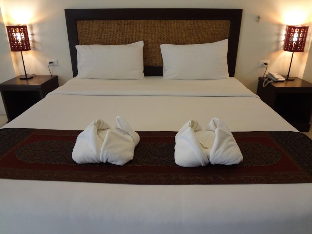 Paddy's Palms Resort