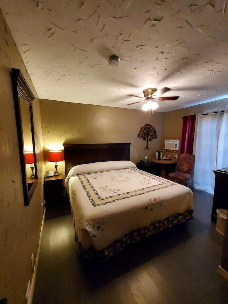 Three Forks Lewis & Clark Motel