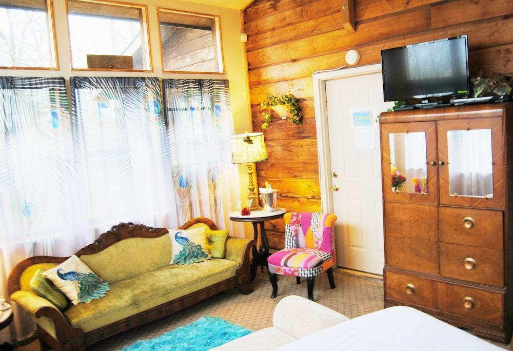 Pandora's Forest - Adults Only