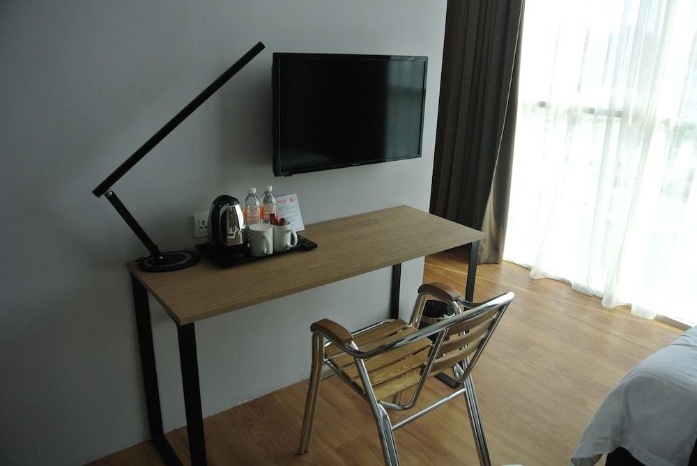 Super 8 Hotel @ Bayan Baru