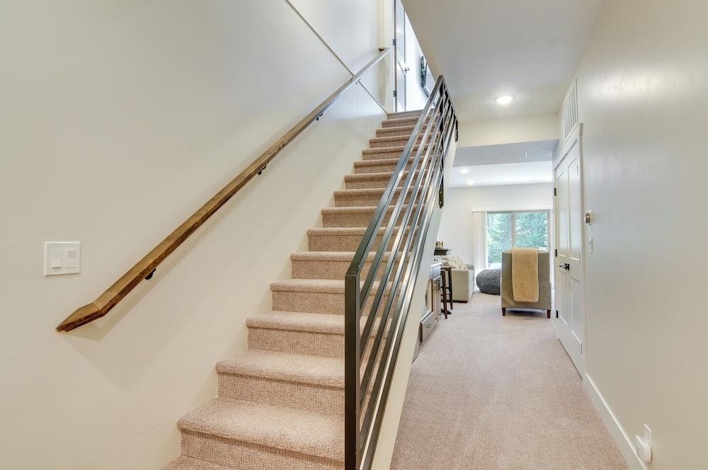 Brian Head Retreat w/ Deck, Shuttle to Ski Slopes!