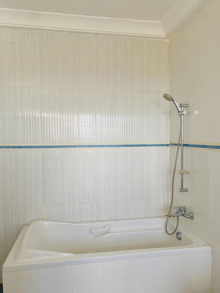 Luxurious Ten-Bedroom Lodge Apartment