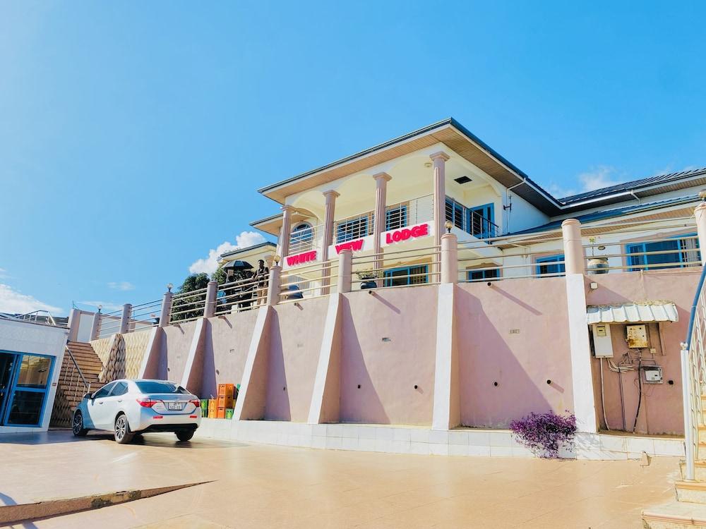 Luxurious Ten-Bedroom Lodge Apartment