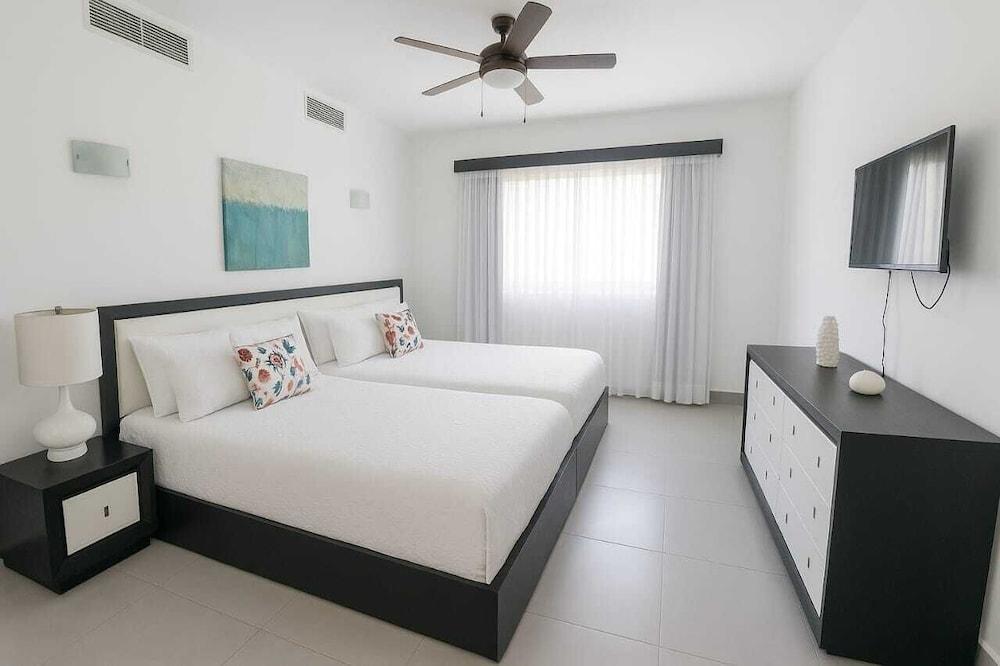 Peninsula Esmeralda Luxury Hotel & Villas