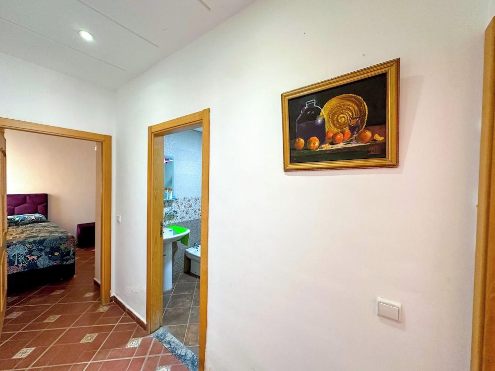 Apartment with pool direct access to sea