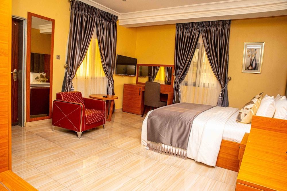 OTKS APARTMENT GUZAPE