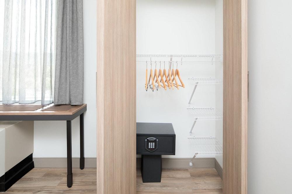 Springhill Suites By Marriott Roanoke North