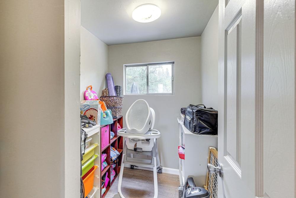 Bay Area Escape on 5 Acres: Pet Friendly, Views