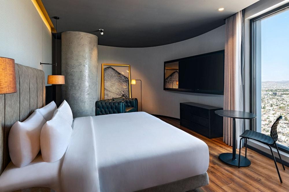 VETTA Distrito Uno, Autograph Collection